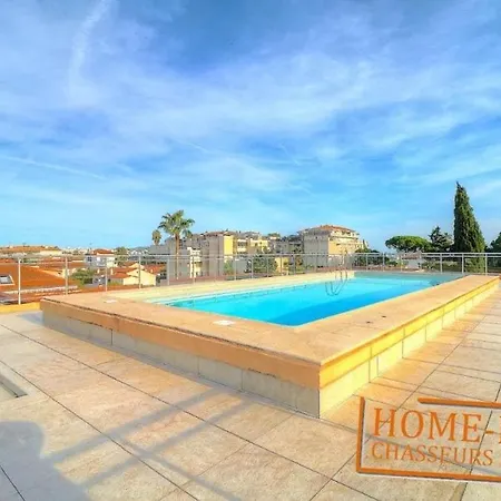 2 Pieces Dans Avec Piscine Apartamento Vallauris